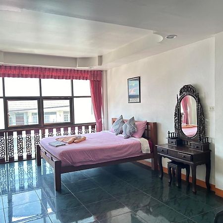 Coffeeandbeer Hostel Pattaya Bagian luar foto