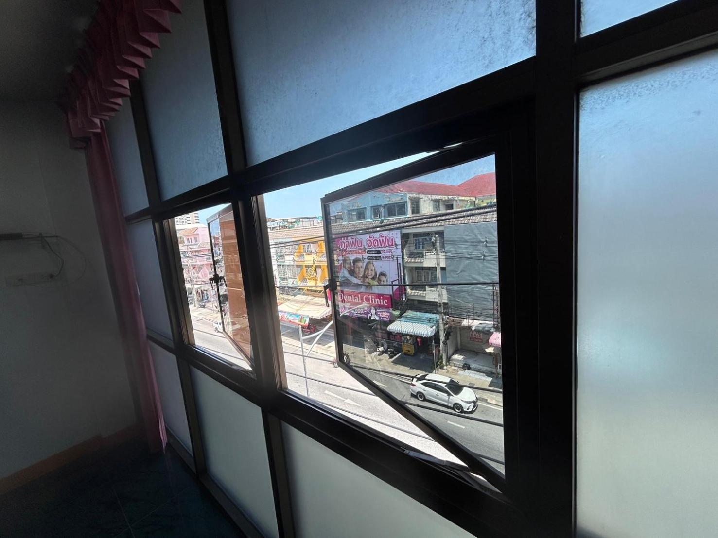 Coffeeandbeer Hostel Pattaya Bagian luar foto
