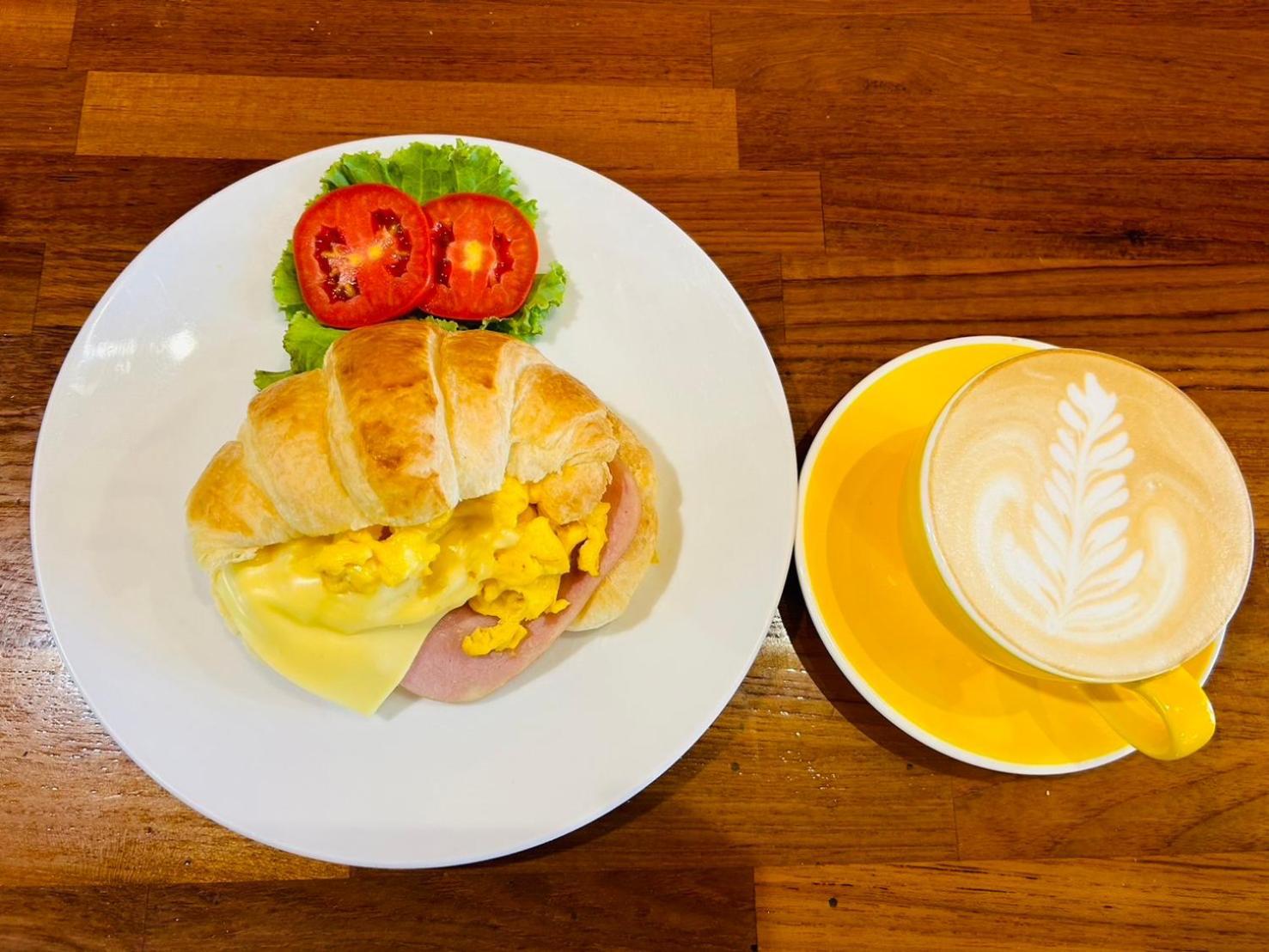 Coffeeandbeer Hostel Pattaya Bagian luar foto