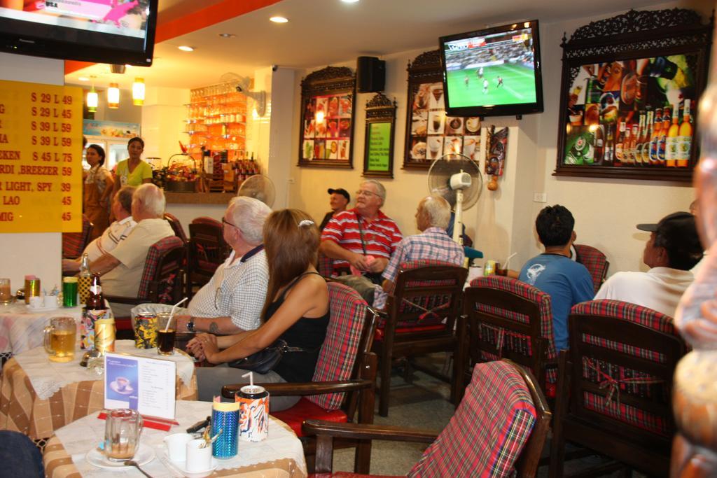 Coffeeandbeer Hostel Pattaya Ruang foto